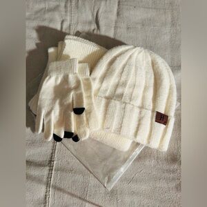 Womens Creamy off white 3 pc set Gloves/beanie cap infinity scarf Set SUPER soft